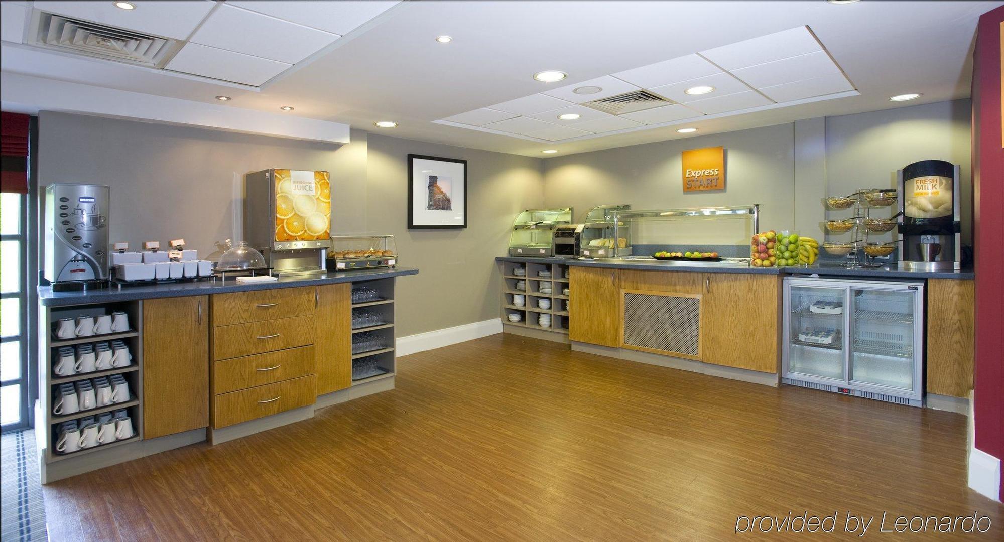 Holiday Inn Express Swansea East By Ihg Restaurante foto